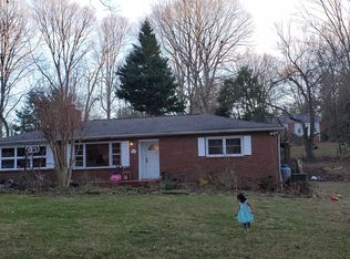 3209 Cardinal Ln, Hendersonville, NC 28792