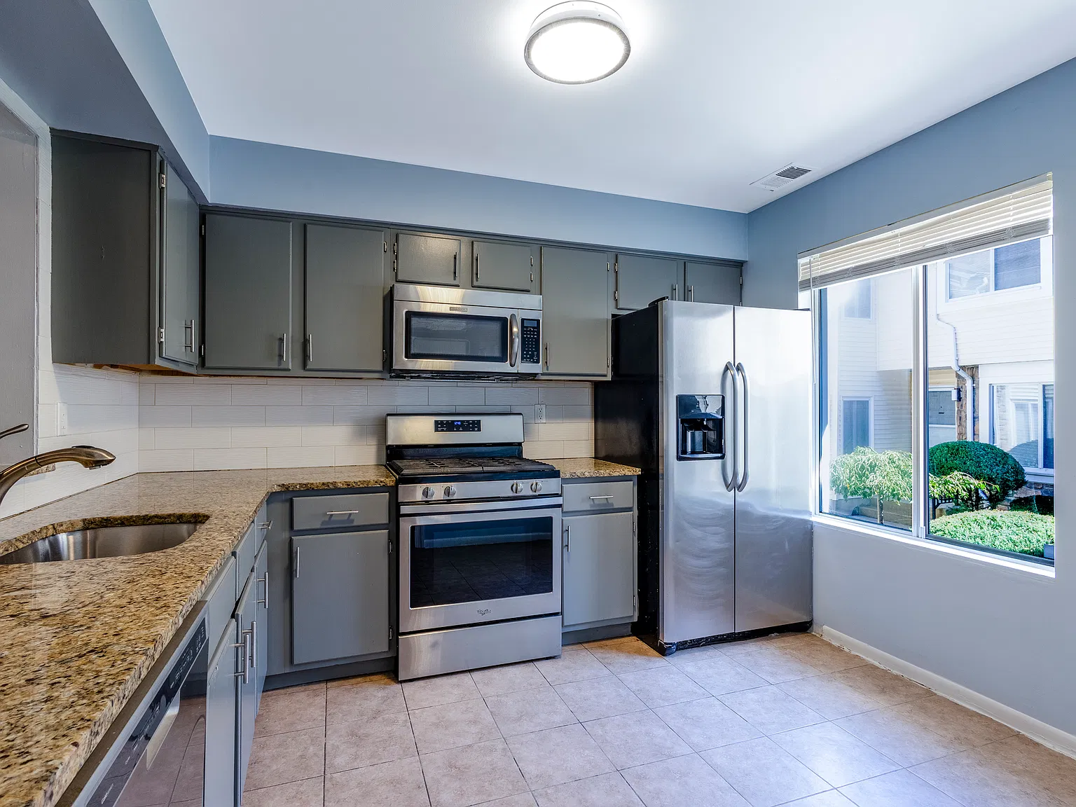 2 bed, 1416 sqft, $2,500 — Photo 2