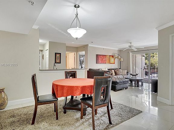 5th image of 2496 Centergate Dr APT 207