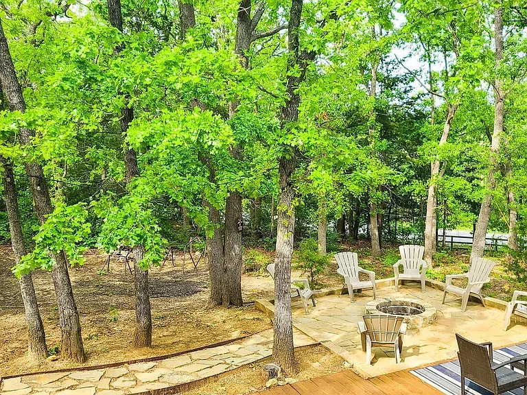 47 Wales Dr — Photo 14
