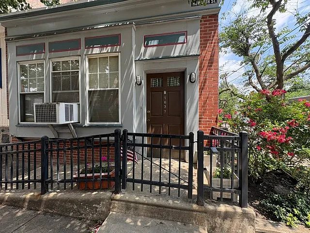 1637 Haworth St #C — Photo 10