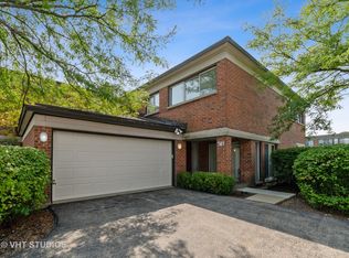 518 Milford Rd, Deerfield, IL 60015