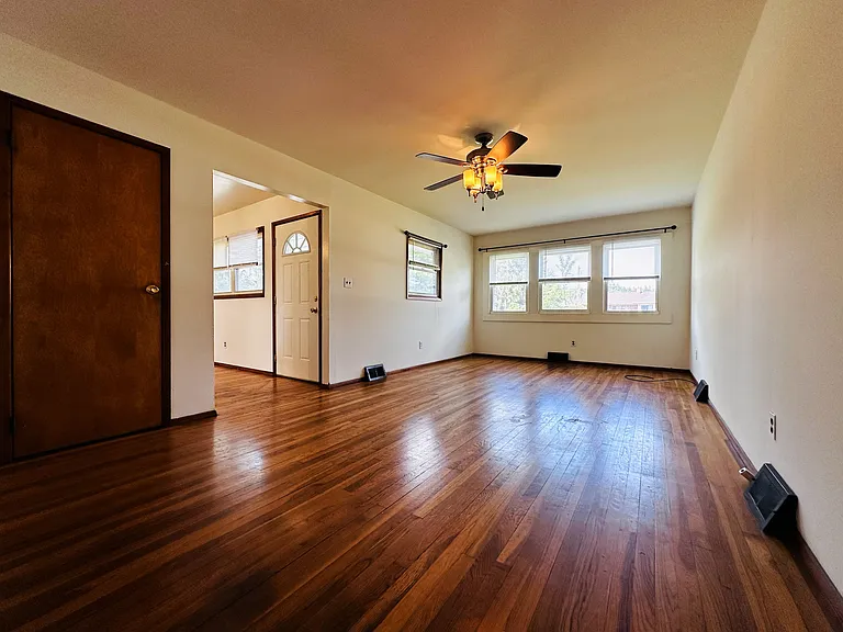 1331 Keesling Ave — Photo 3
