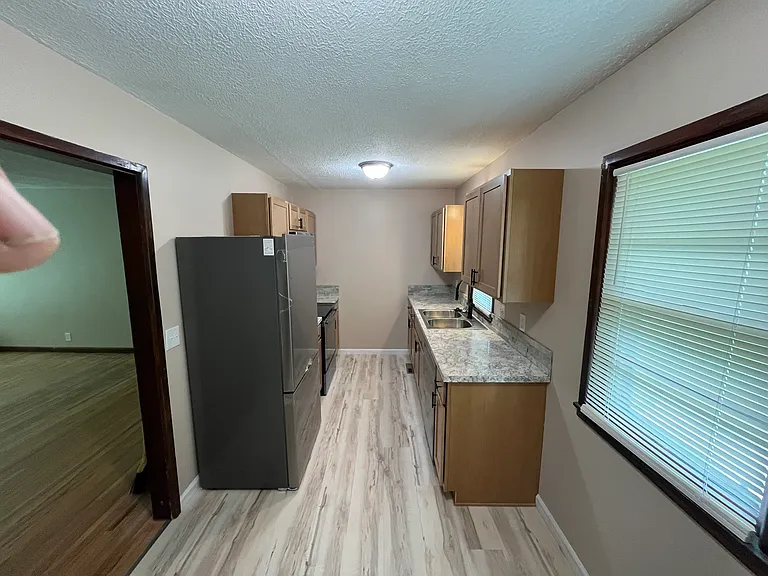 3301 S Ida Ave — Photo 5