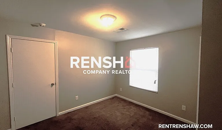 278 N Hollywood St — Photo 12