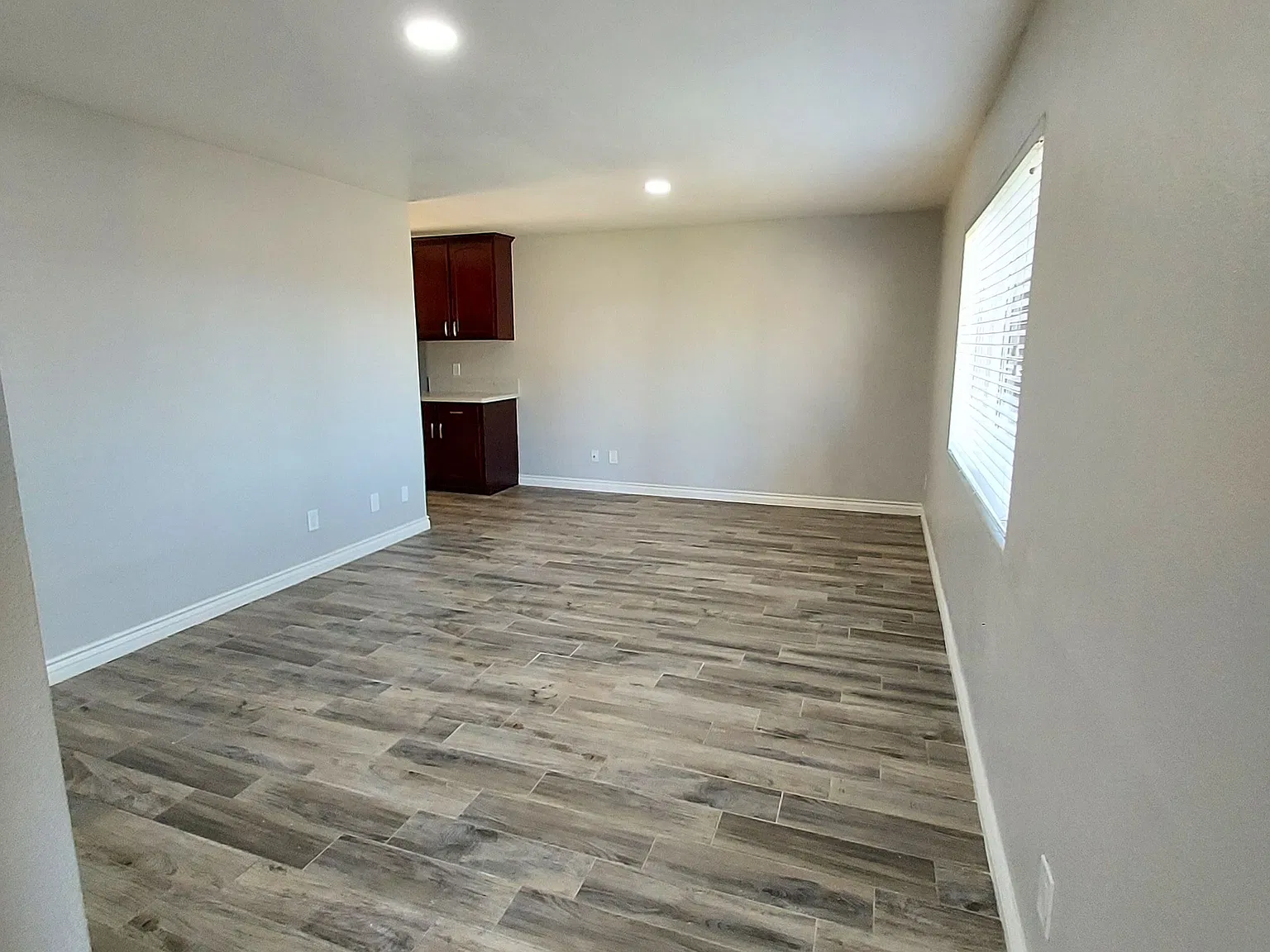 5246 Driftwood St — Photo 2