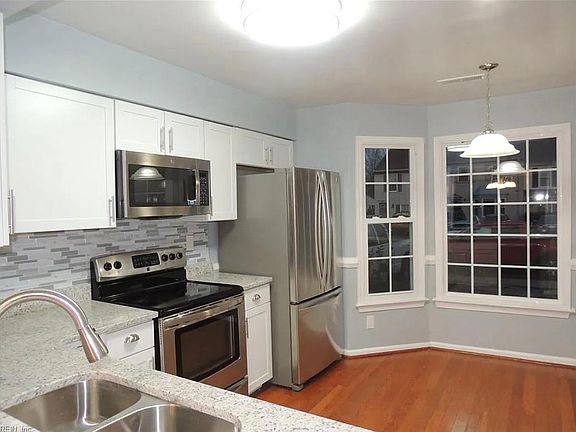 3rd image of 4778 Woods Edge Rd