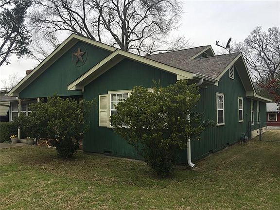 3rd image of 115 Leighton Dr