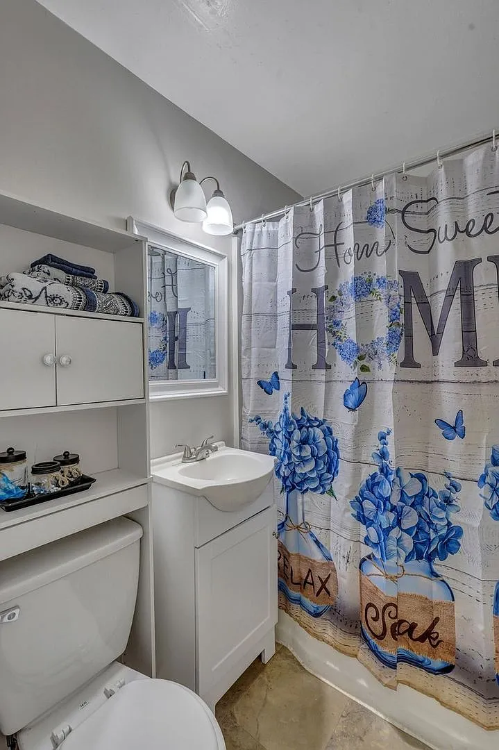 Charming 2BR House in Savannah — Photo 4
