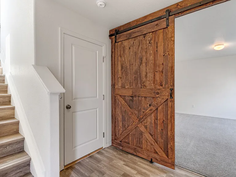 897 Technology Ct — Photo 2