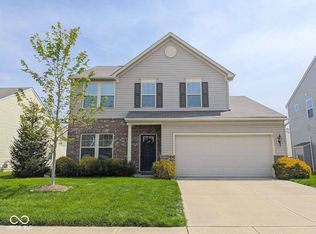 621 Classic Ln, Greenwood, IN 46143
