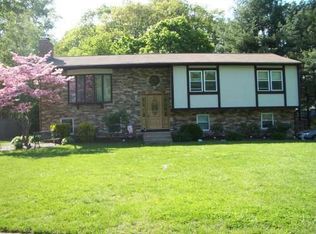 26 Annelise Ave, Southington, CT 06489