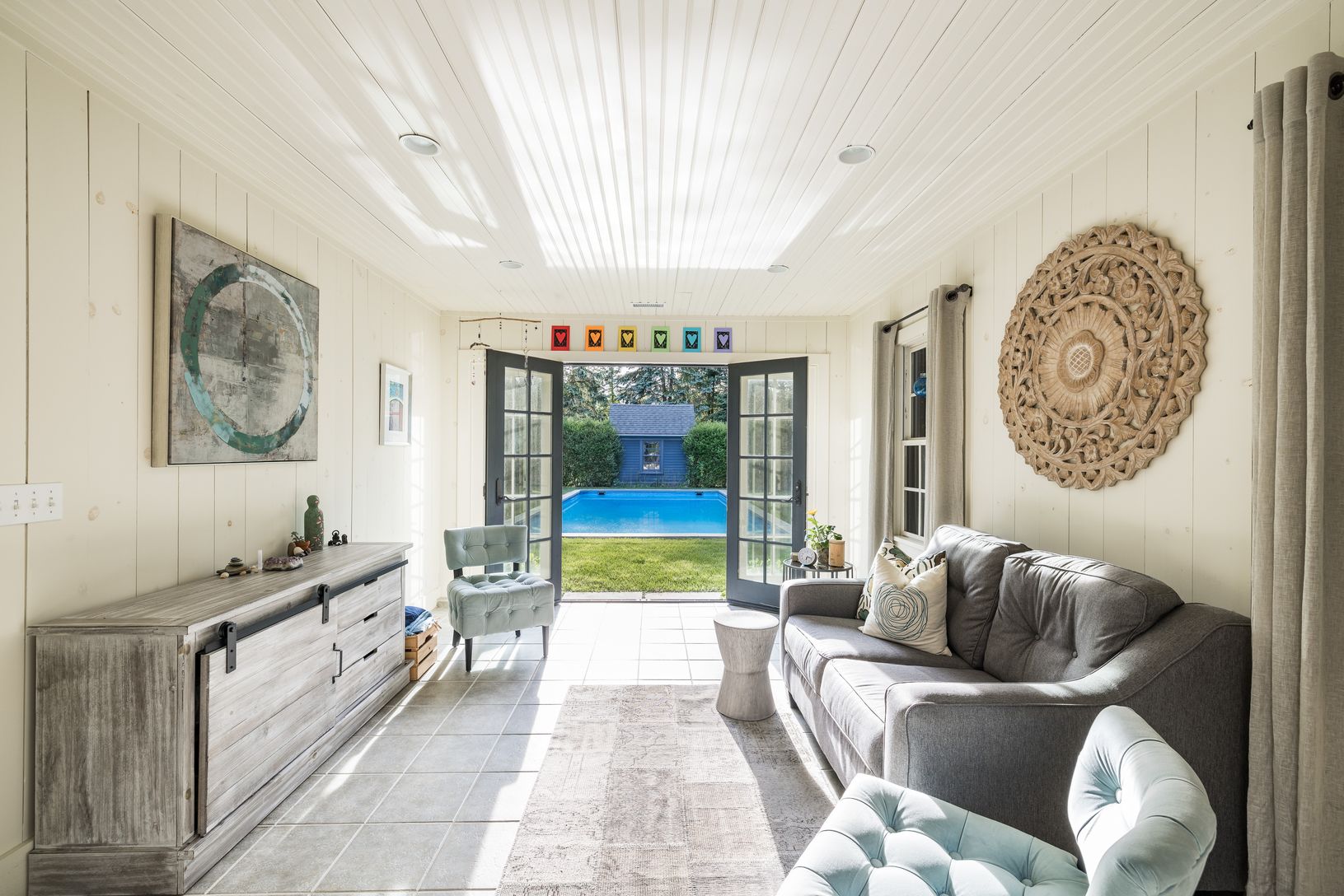  Pool house office space