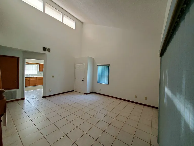 1423 Disston Ave — Photo 10