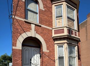 235 9th St APT 3, Troy, NY 12180