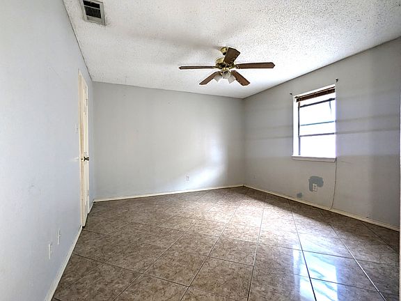 3rd image of 2210 W Elisa Ln #11428241