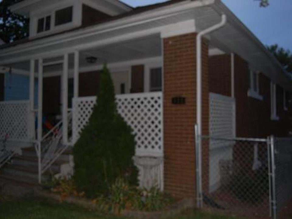 1st image of 122 Illinois St