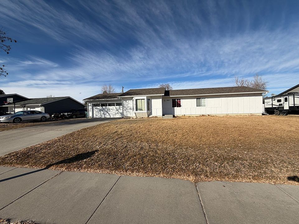 1st image of 2923 Lampman Dr