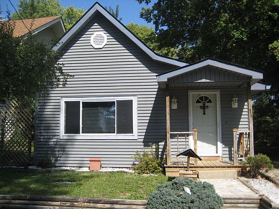 4th image of 34 E Mill St