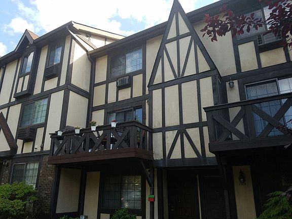 2nd image of 20A Elmwood Park Dr
