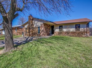 711 W 26th St, Sand Springs, OK 74063