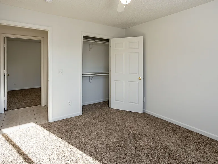 Walnut Pointe — Photo 22