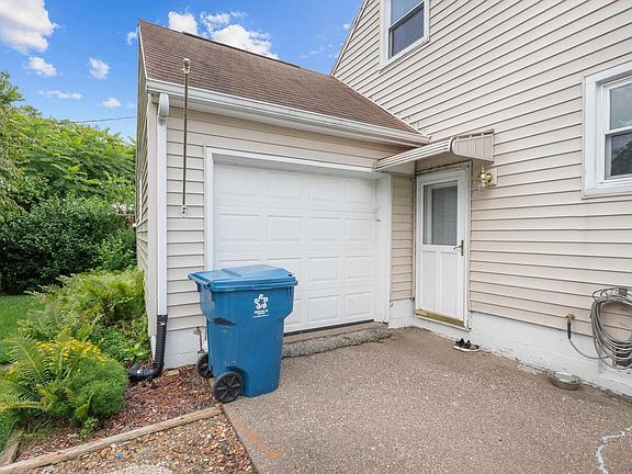 3rd image of 412 24th Ave