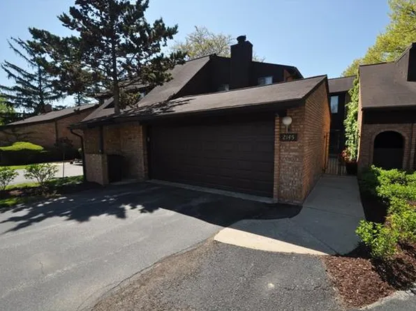 2145 Bordeaux St #35, West Bloomfield, MI 48323