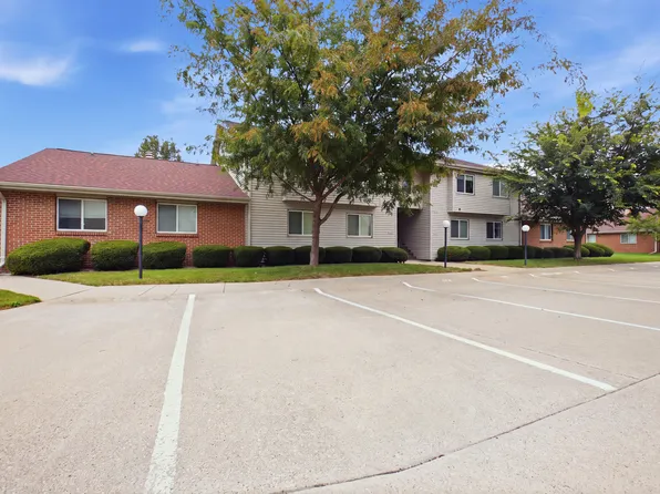 904 Kara Dr #904, Champaign, IL 61822