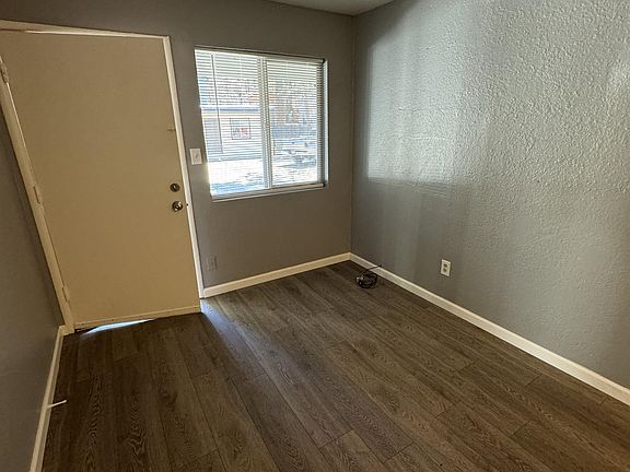 5th image of 1032 Glenwood Way #4