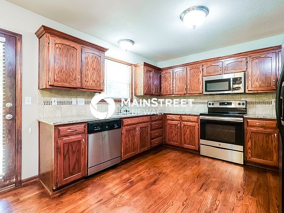 5th image of 16101 Slater Ave