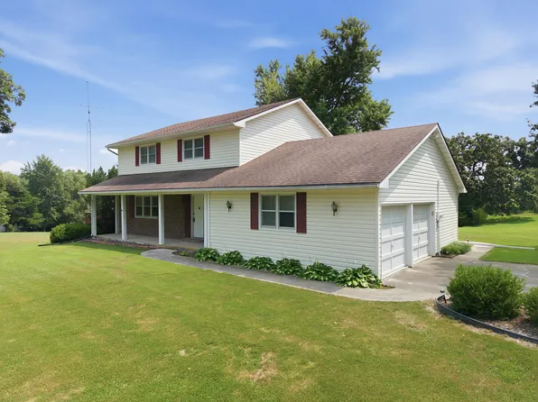 10500 E Walnut Dr, Centralia, MO 65240