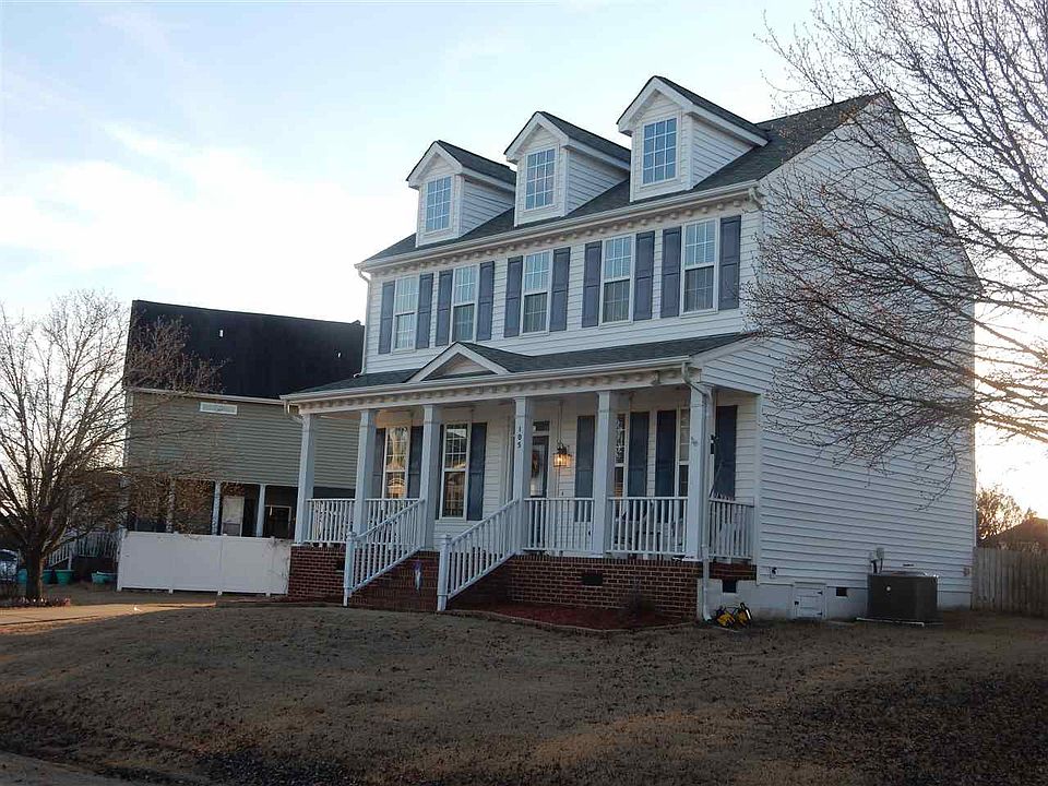 1st image of 105 Haywood Ln