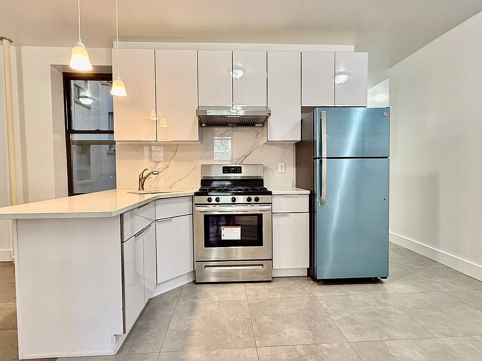 1st image of 31 Market St #3