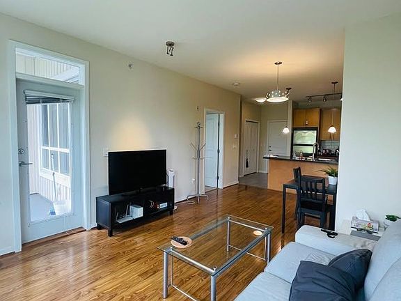 5th image of 3551 Foster Ave