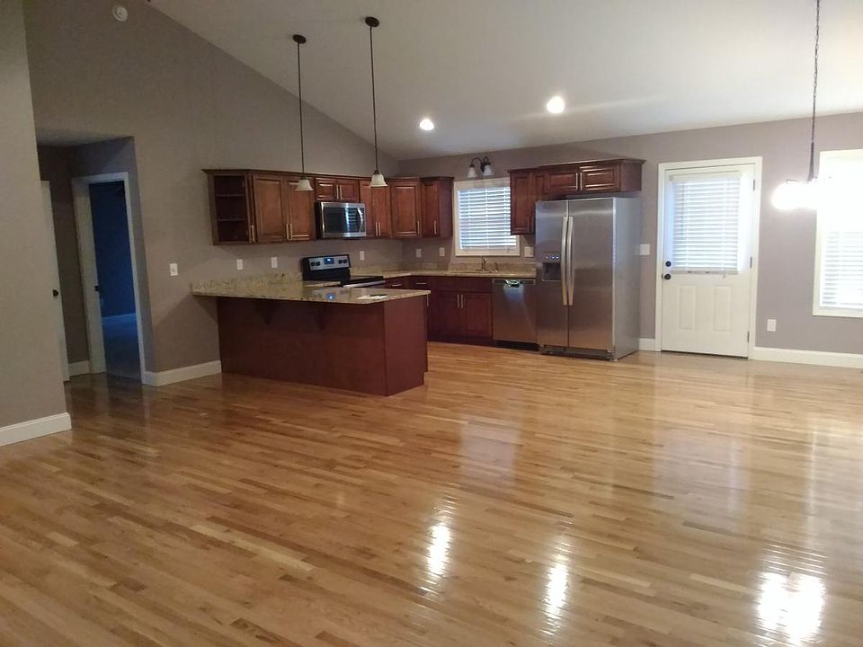 2nd image of 1038 Brown Ave