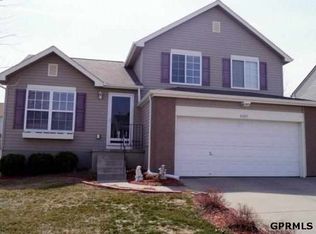 15805 Cottonwood Ave, Omaha, NE 68136