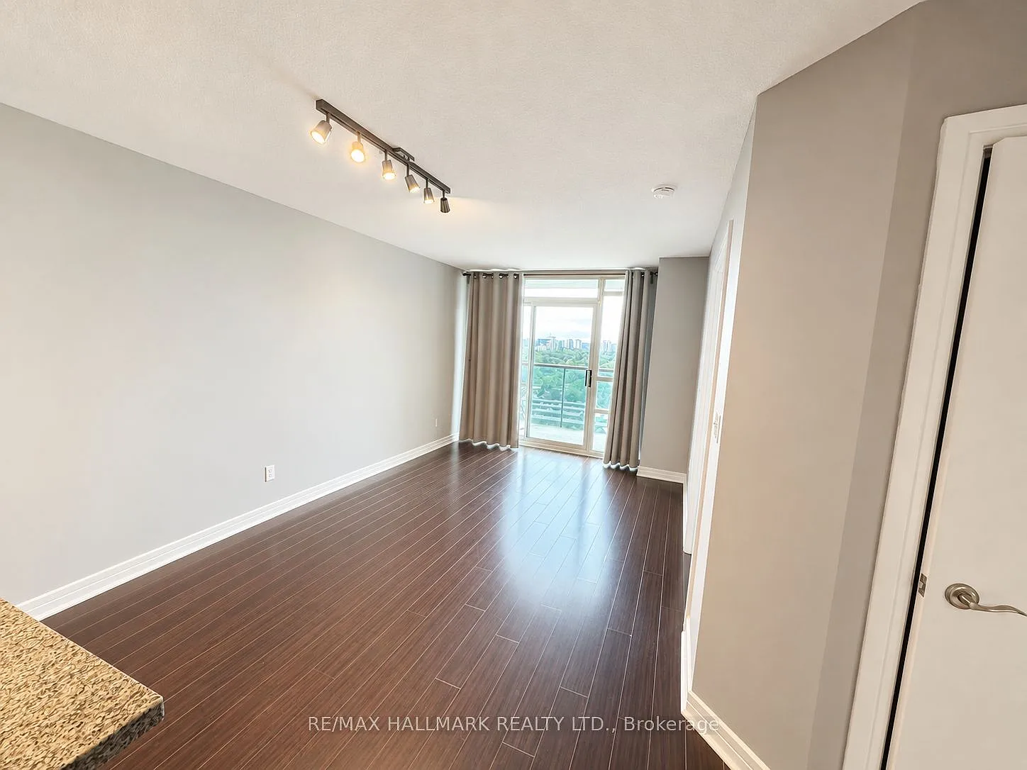 1 bed, $2,250 — Photo 4