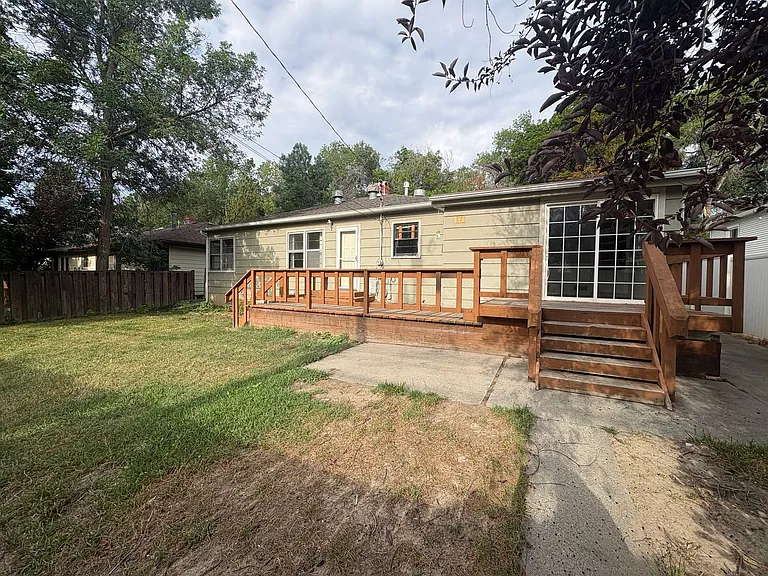 2419 Pine St — Photo 30