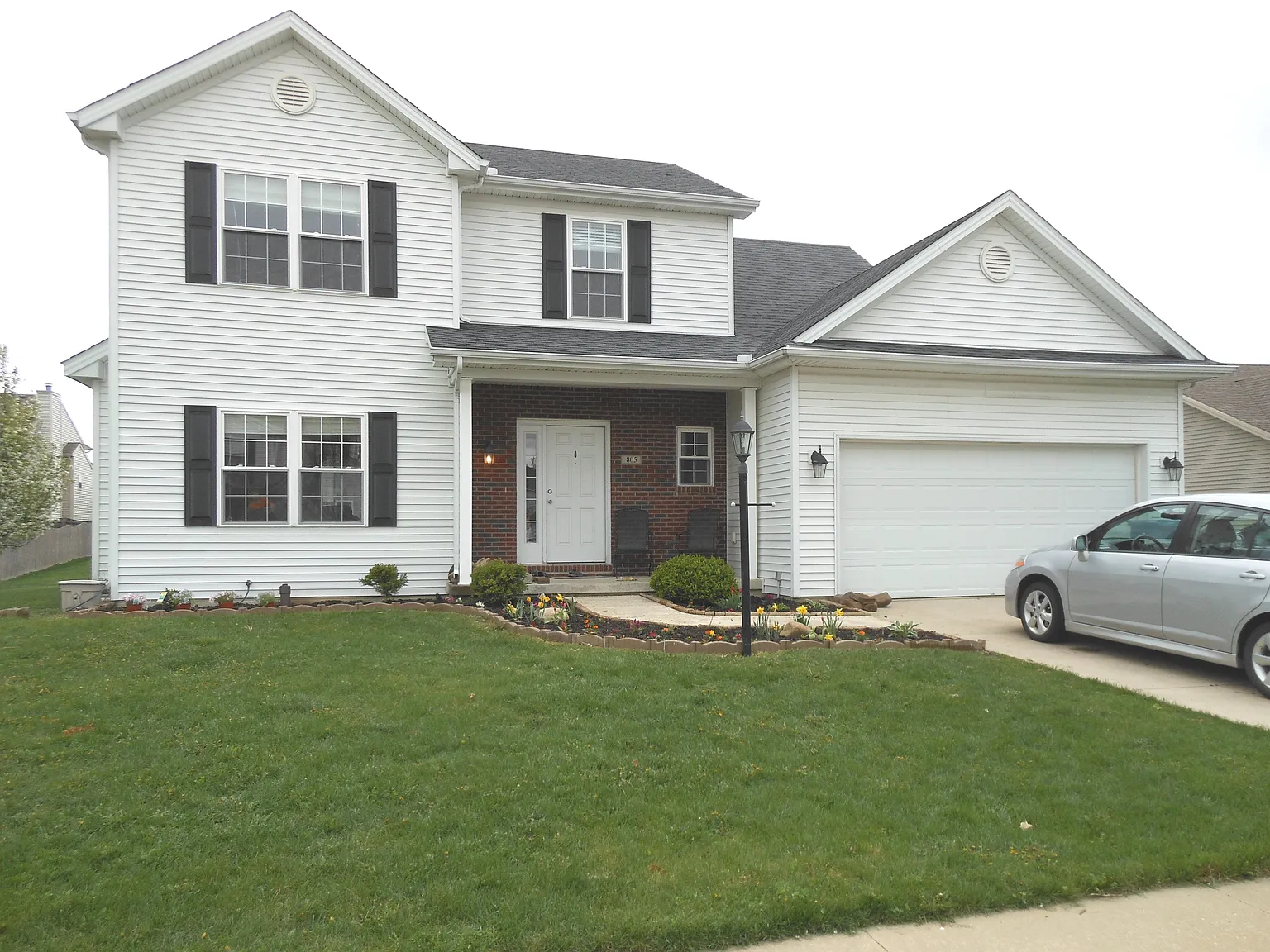 805 Bluegrass Ln photo 1