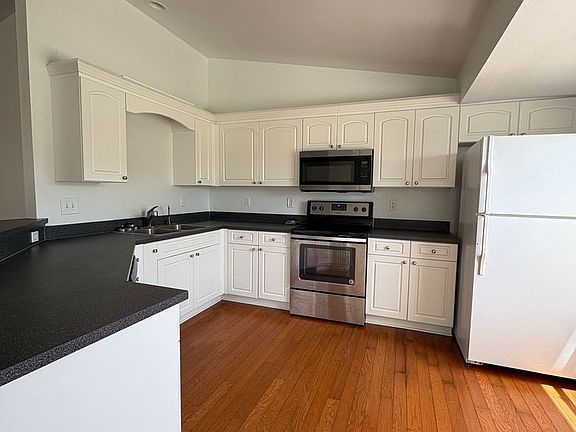 3rd image of 2025 NW 7th Pl
