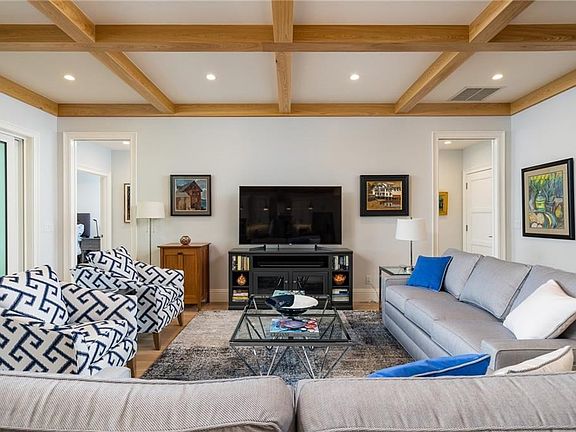 5th image of 716 Hibiscus Ln