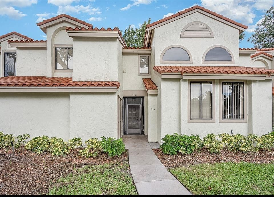 1st image of 983 Country Club Dr