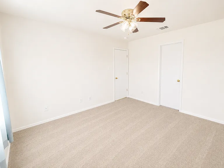 10622 N Shaenridge — Photo 8
