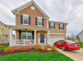 29190 South Village Ln, Glenwillow, OH 44139