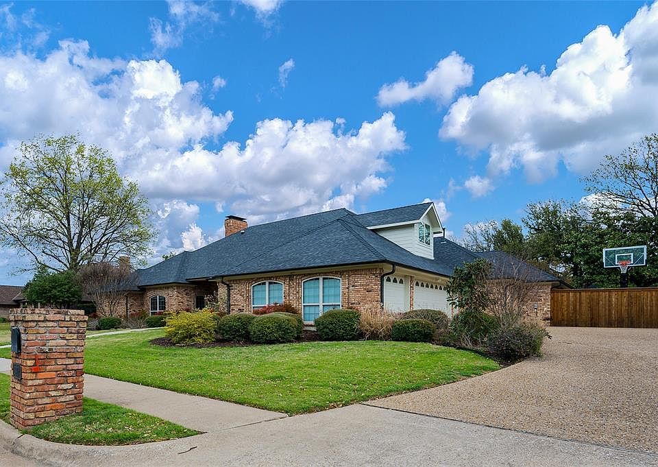 1st image of 2304 Crown Knoll Ln