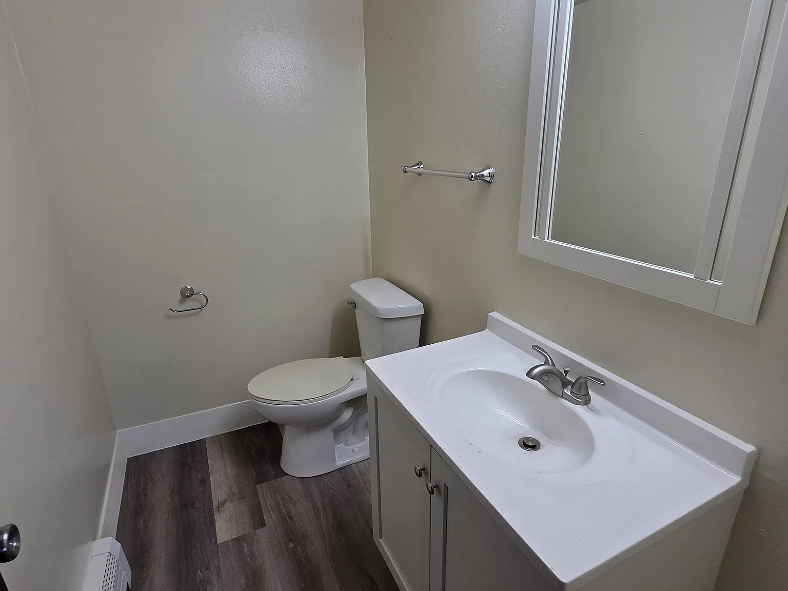 3 bed, 1.5 bath, 1000 sqft, $1,600 — Photo 2