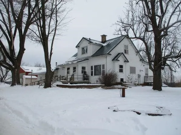 S7307 Sandusky Rd, Hillpoint, WI 53937