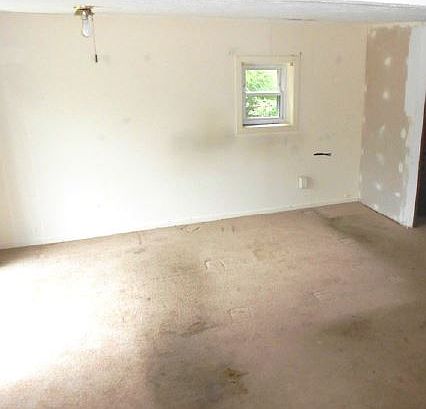 1st image of 3526 E Hanna Ave