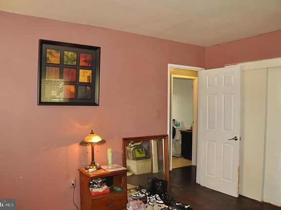 5th image of 16 Bittersweet Rd